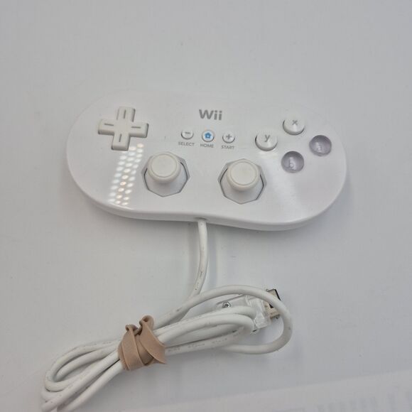 Nintendo Wii Wired Classic Controller RVL-005 - Picture 1 of 2